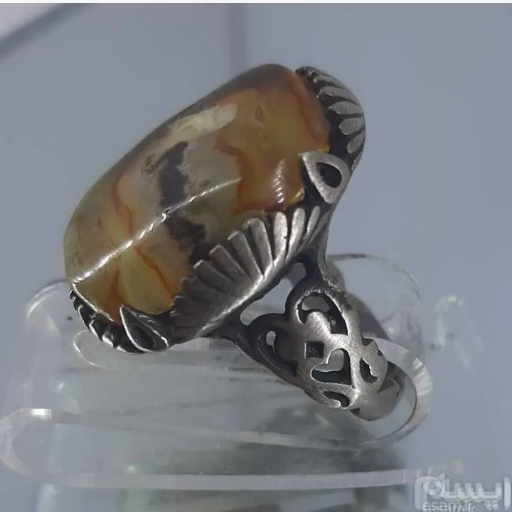 انگشتر نقره طرح دار باسنگ عسلی عقیق