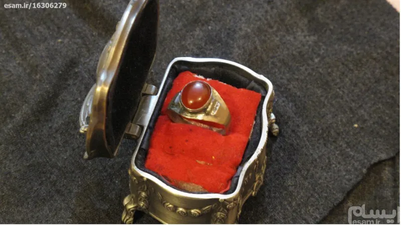 انگشتردستساز باعقیق قدیمی باقدمتی بالای120سال
