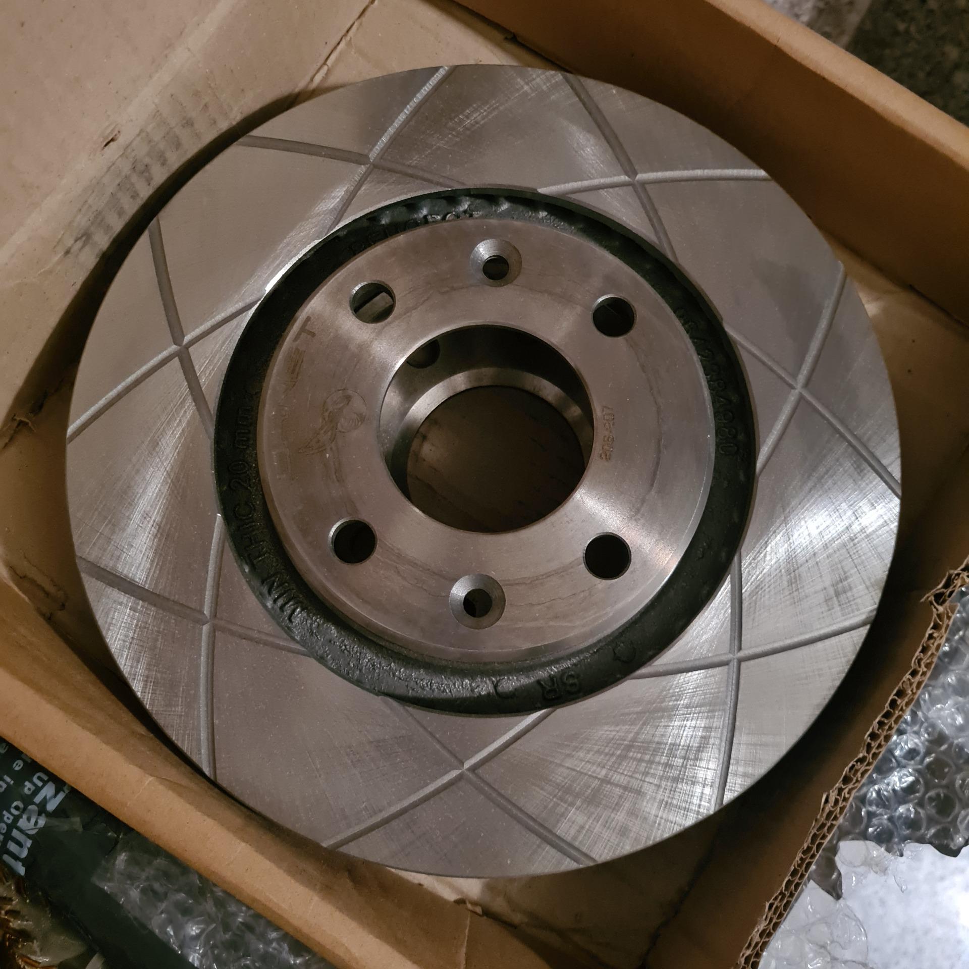 دیسک ترمز شیاردار برند هورنت Hornet performance