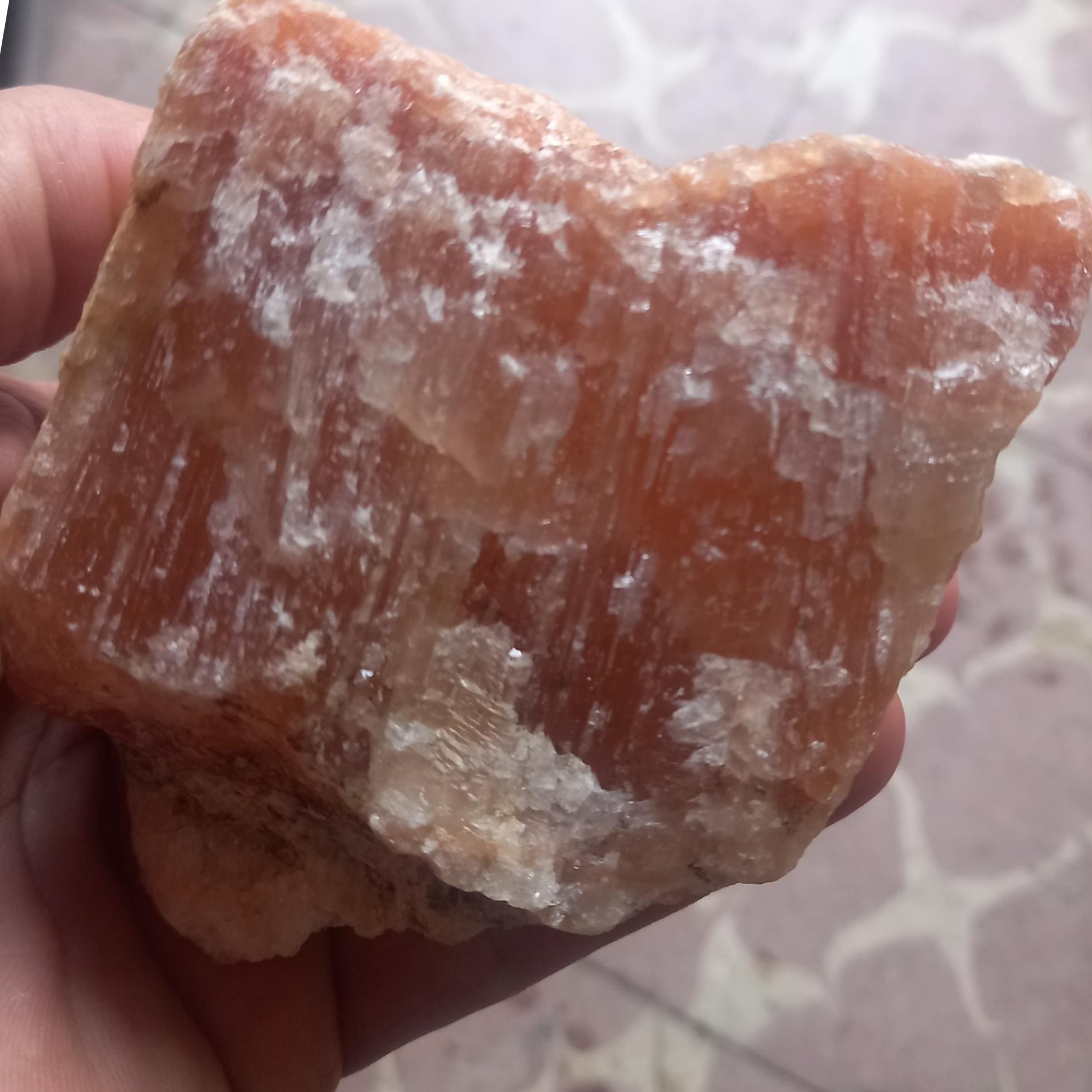 آرگونیت بسیار زیبا وپررنگ کمیاب