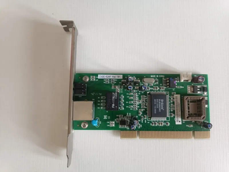کارت شبکه Dlink 10,100,1000 مدل DEG-528T