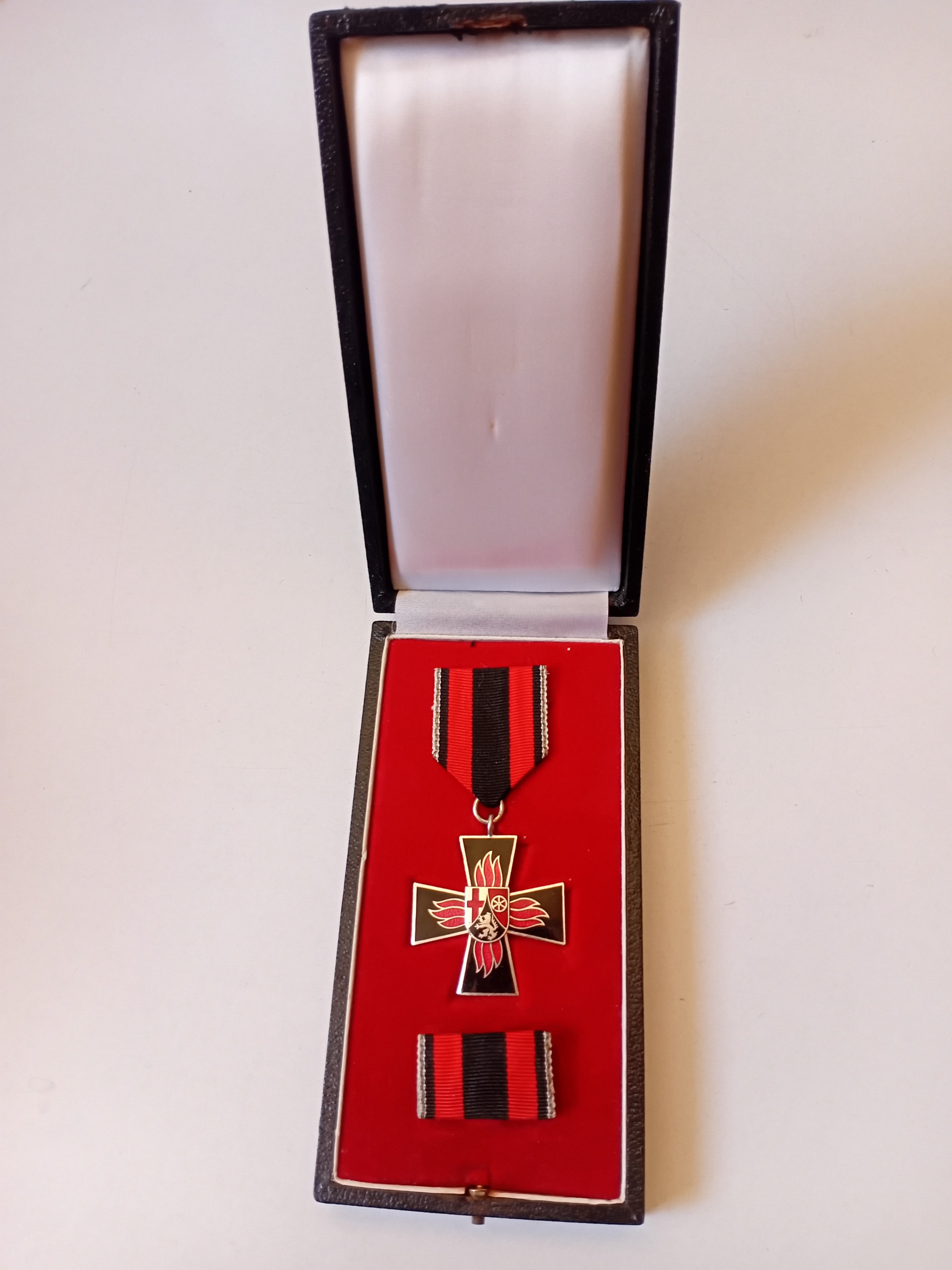 مدال مینا کاری آلمانی