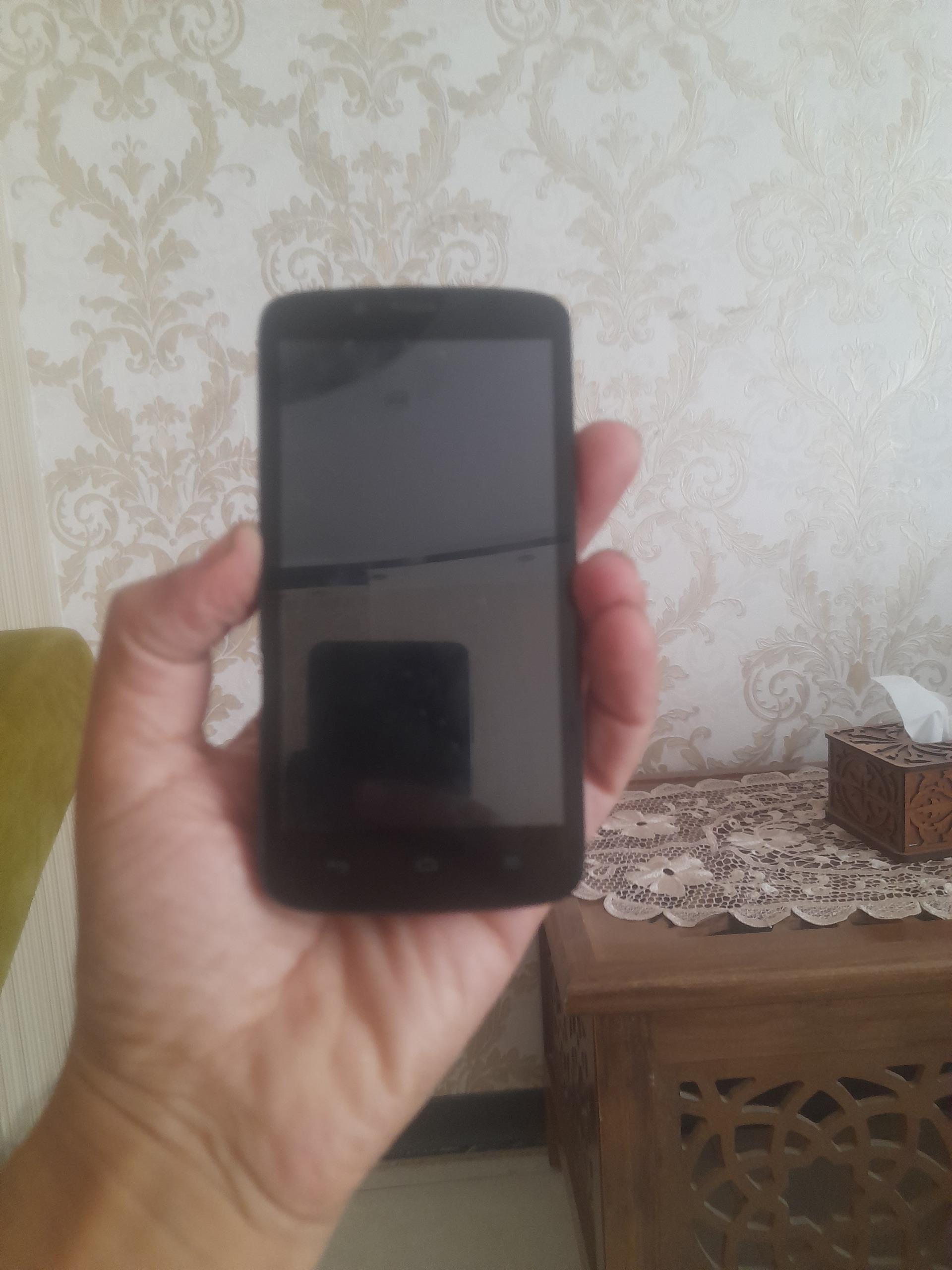 تاچ وال سی دی آنر Honor Holly