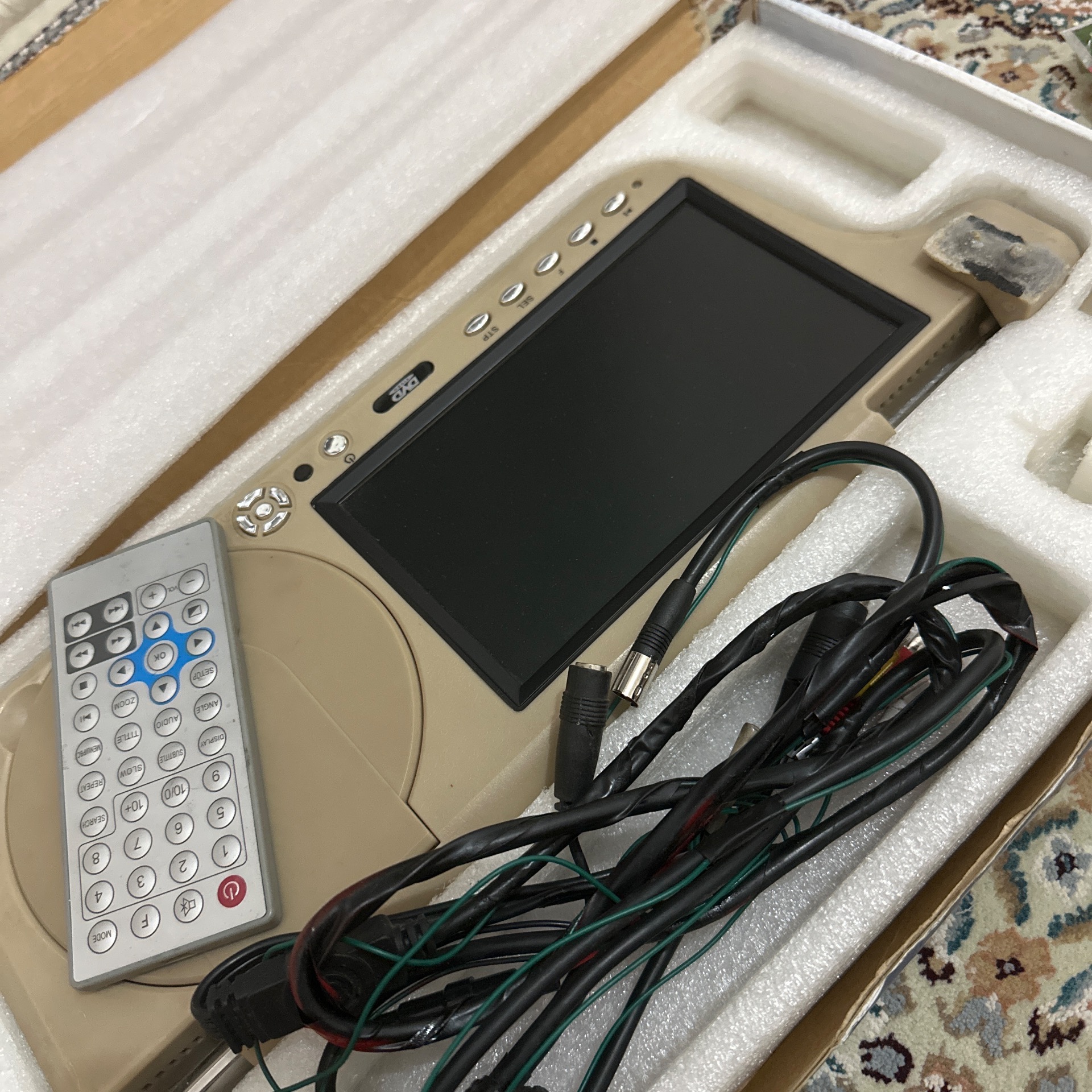 مانیتور سایبان خودرو