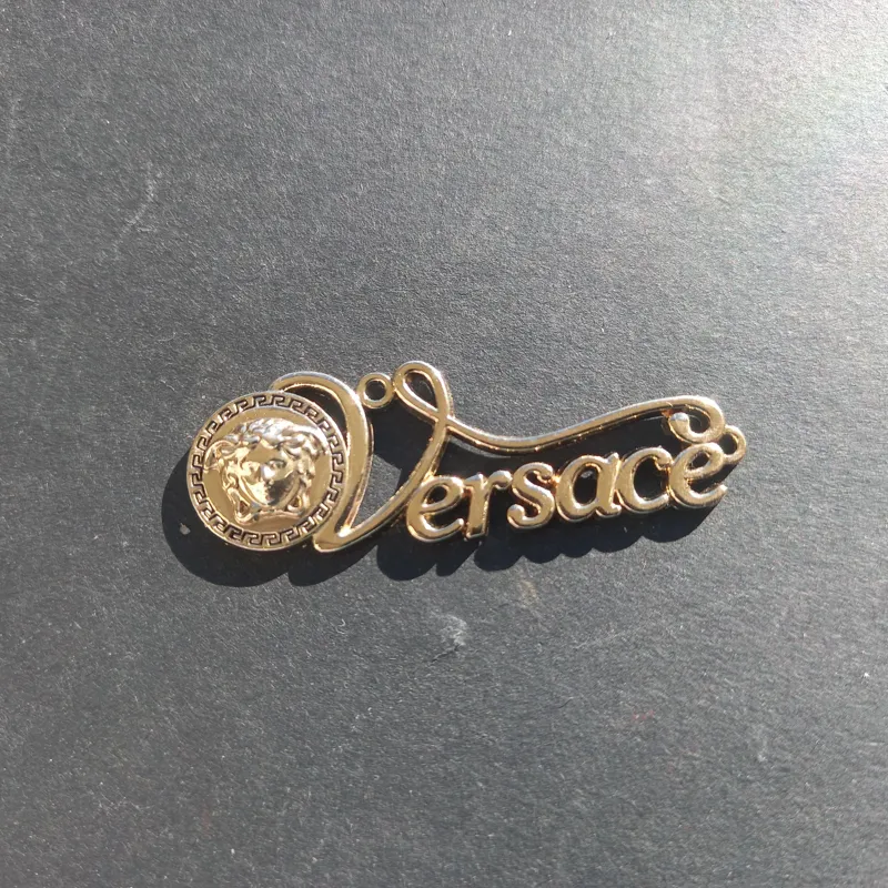 آویز ورساچه