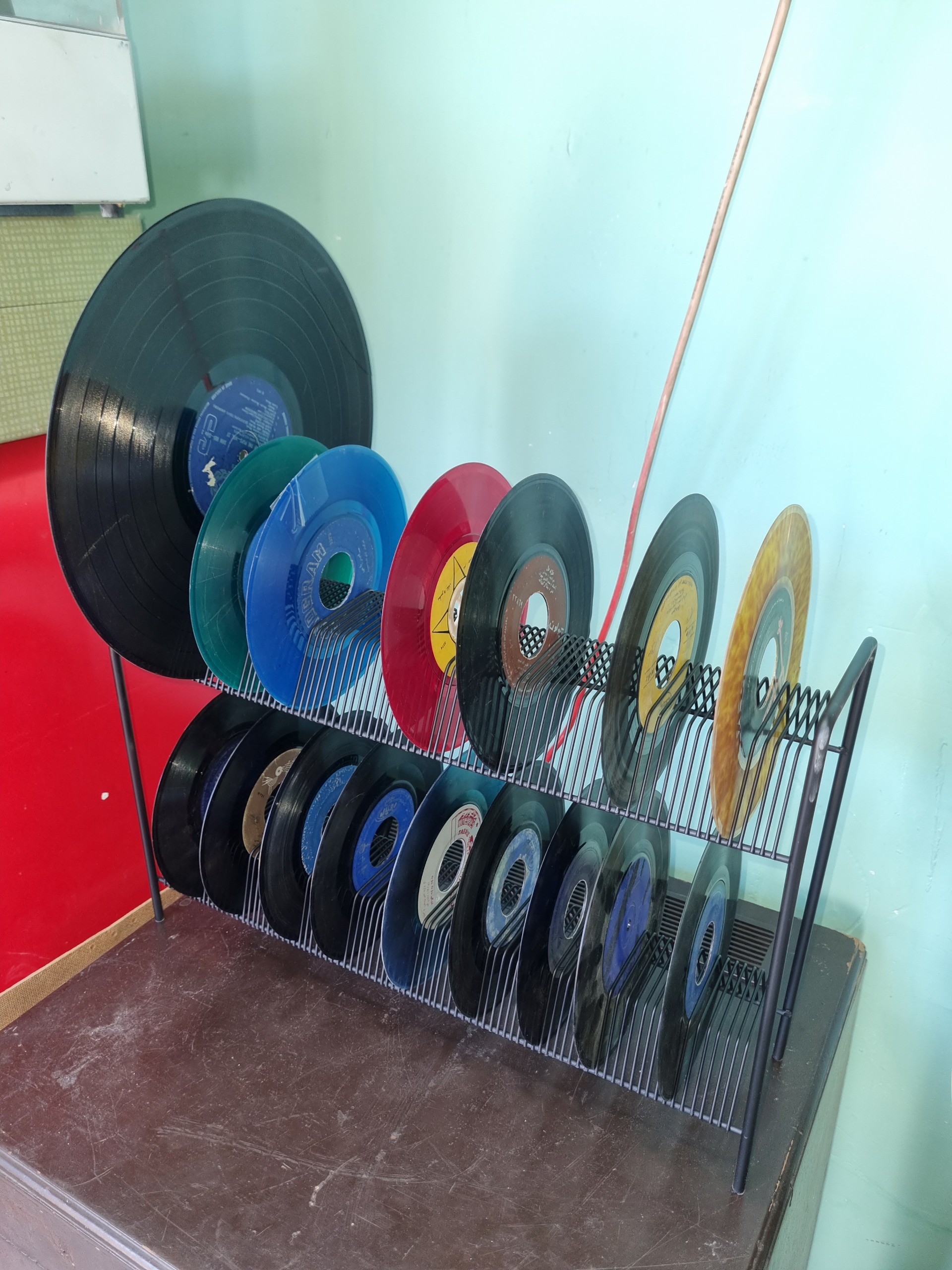 استندوجای نگهداری صفحه گرام گرامافون