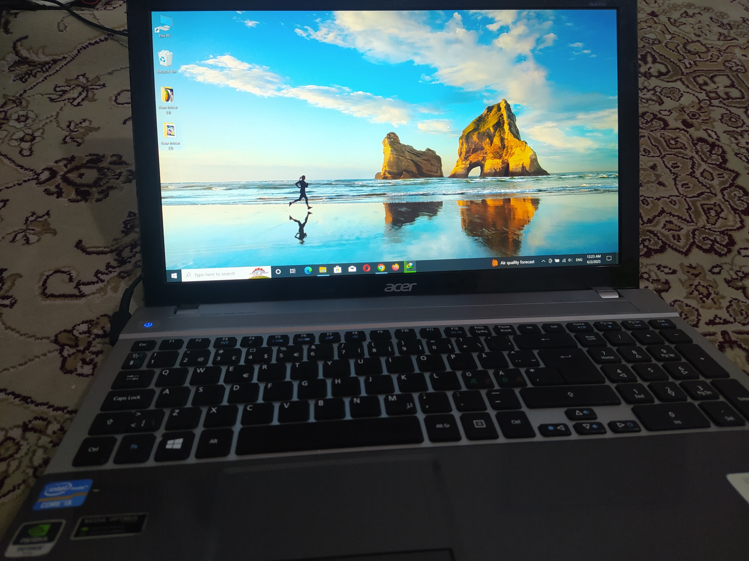لپ تاپ acer قدرتمند گرافیکدار 2 گیگ