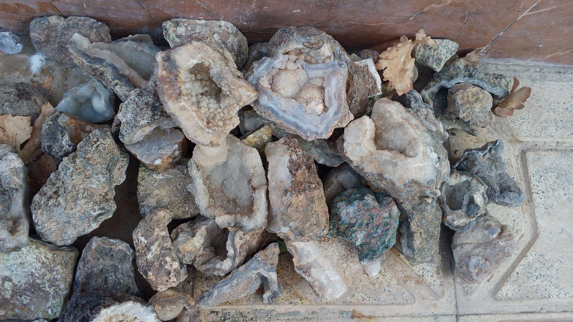 یک کیلو گرم راف ژئود کلکسیونی(ارسال رندوم)