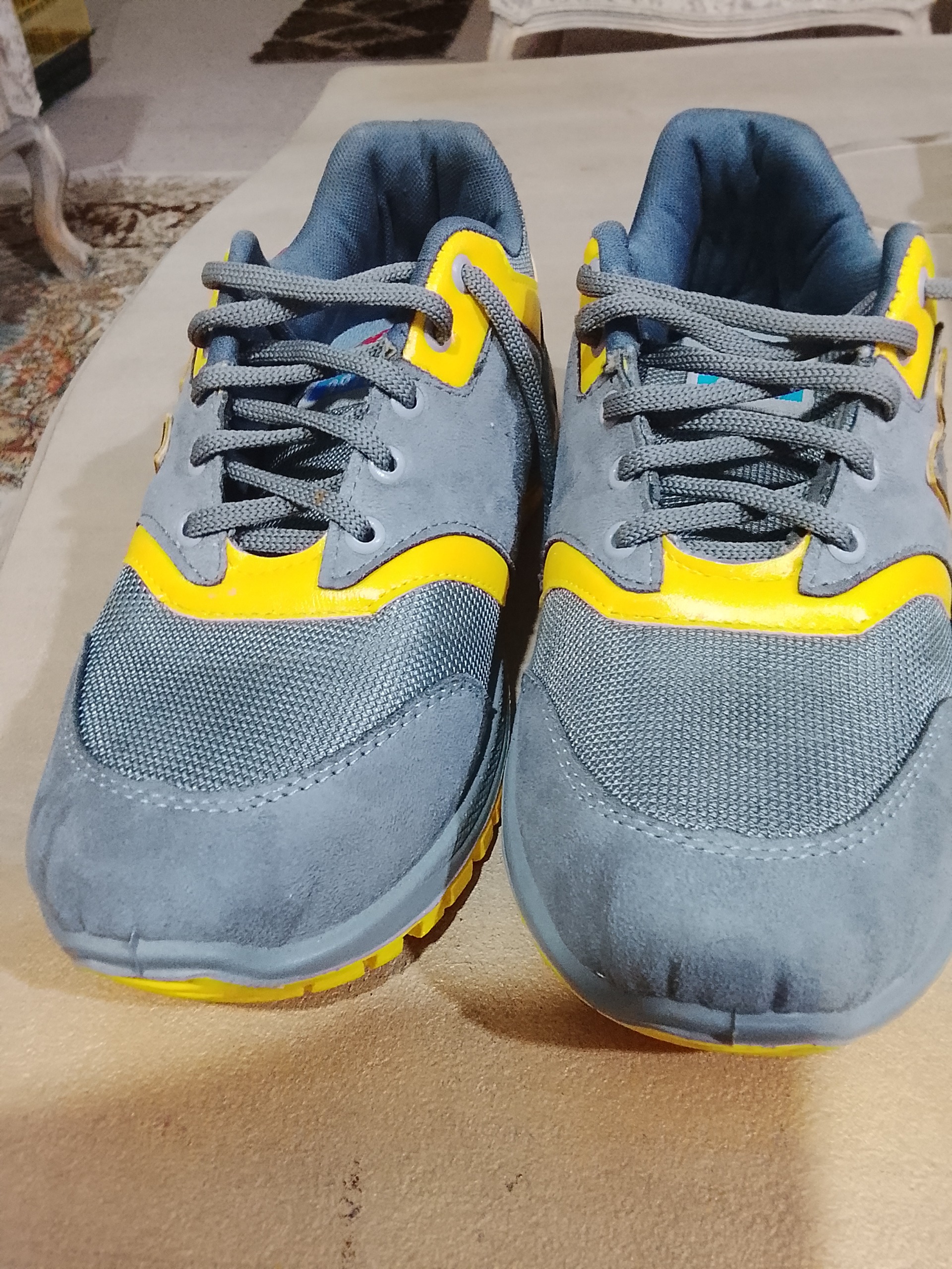 کفش کتانی 40