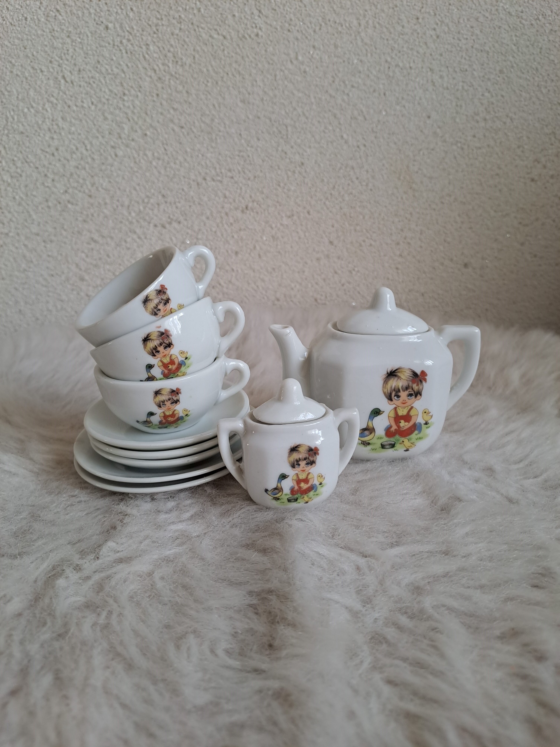 ظروف چینی سیسمونی قدیمی نوستالژی