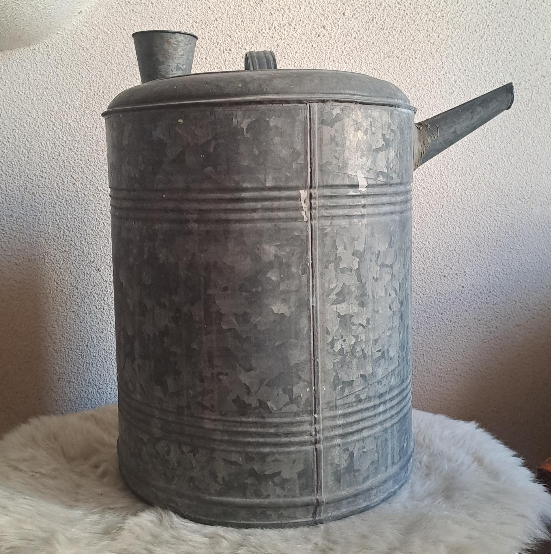 پیت نفت فلزی کلکسیونی بزرگ