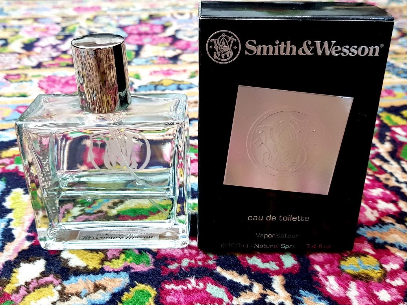 ادکلن نایاب Smith And Wesson