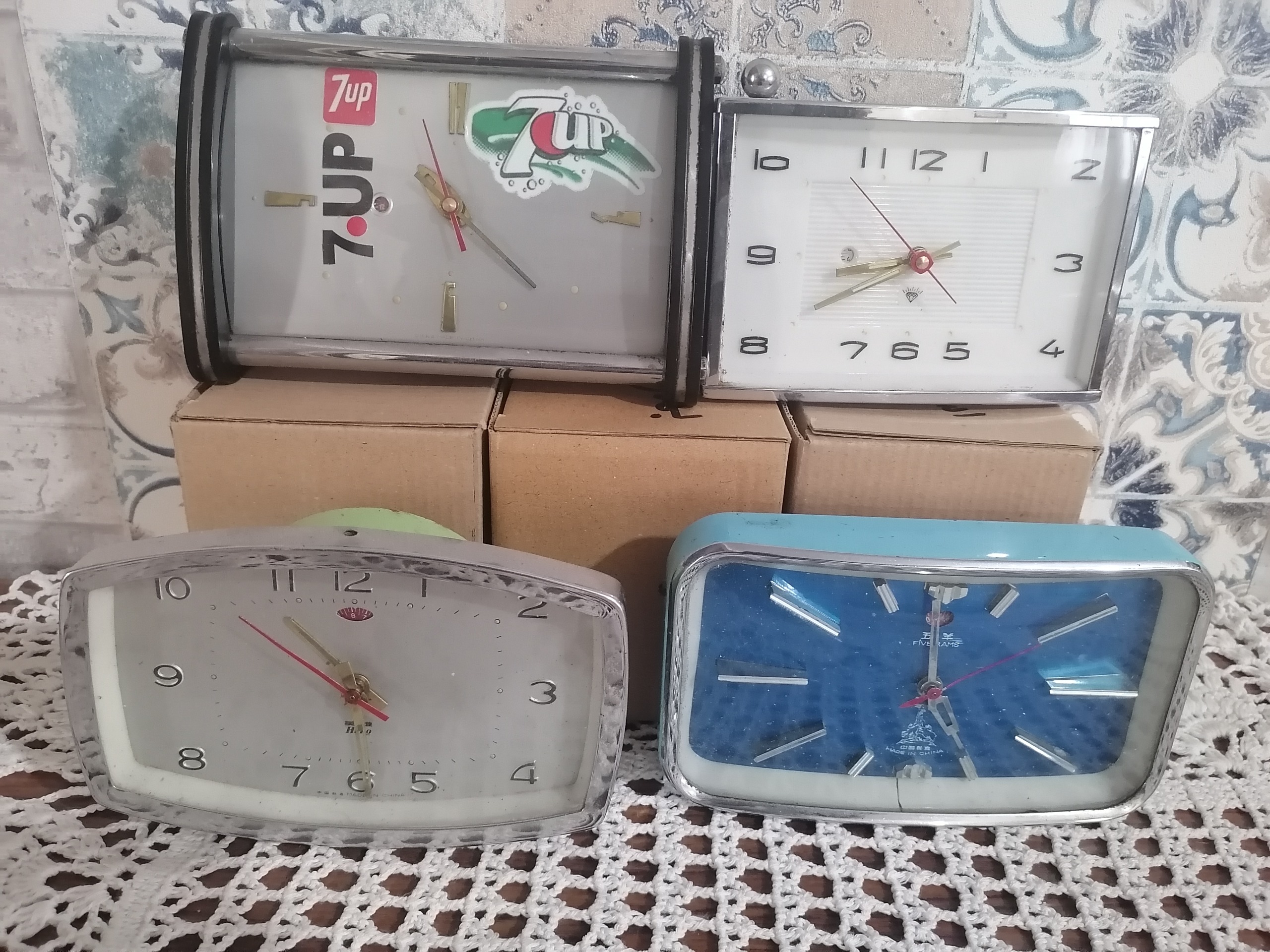 ساعت رومیزی قدیمی 4 عدد