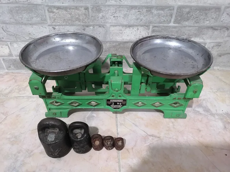 ترازوی 3کیلویی با وزنه