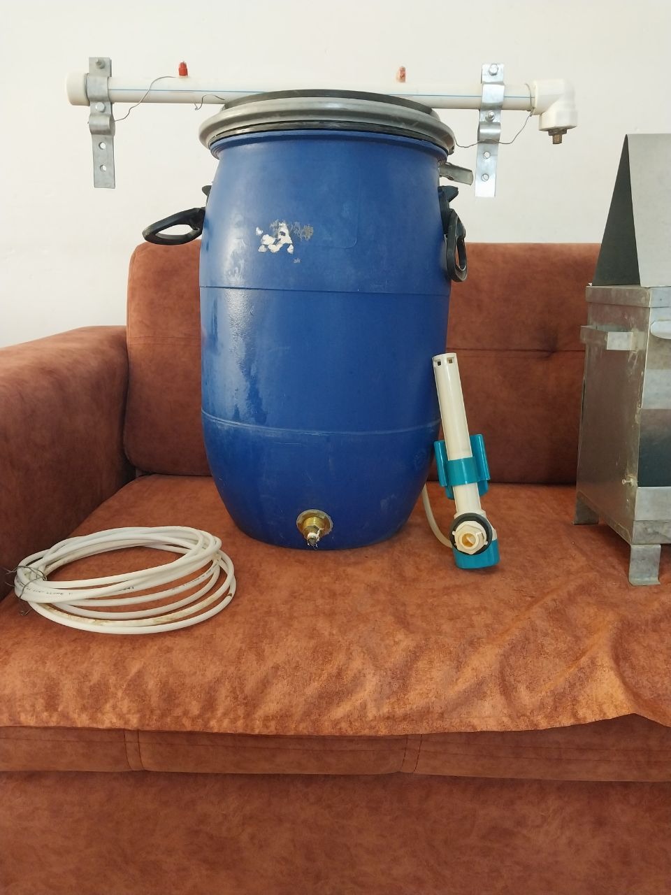 آبخوری اتوماتیک پرندگان