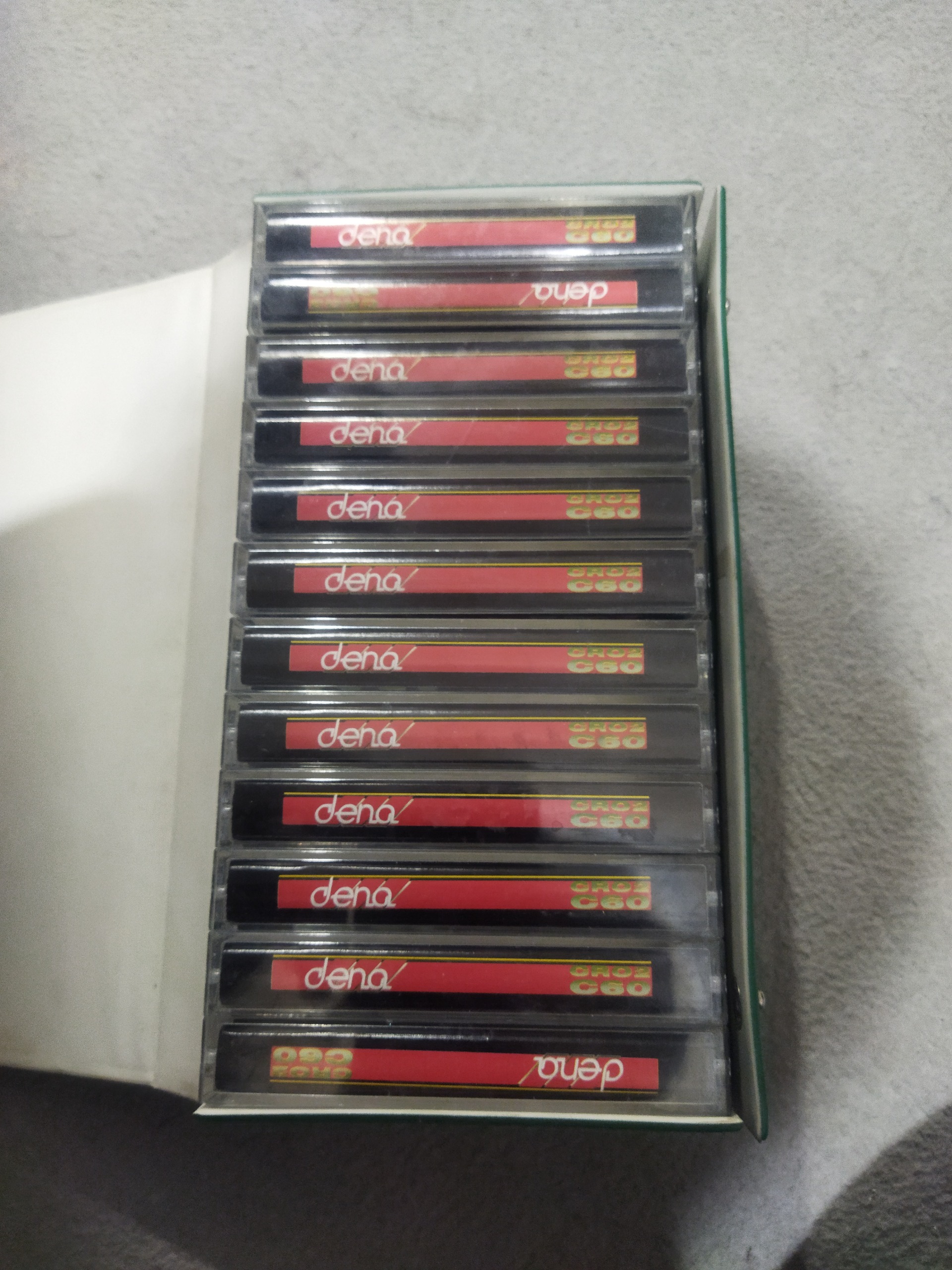 نوار کاست دنا کروم