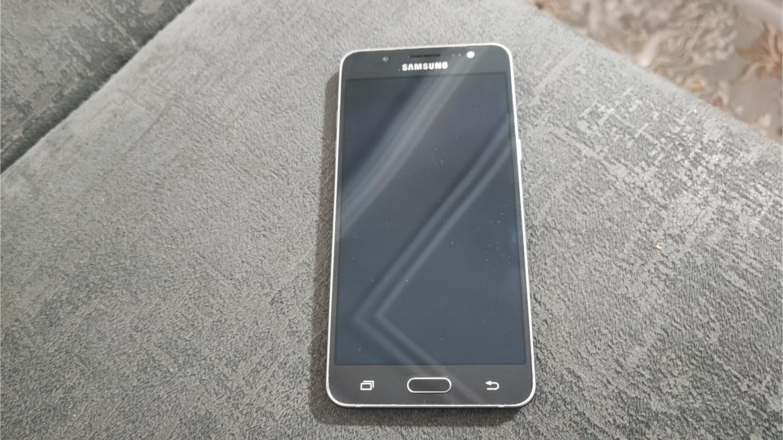 J5 2016 فوق تمیز بدون هیچ مشکلی