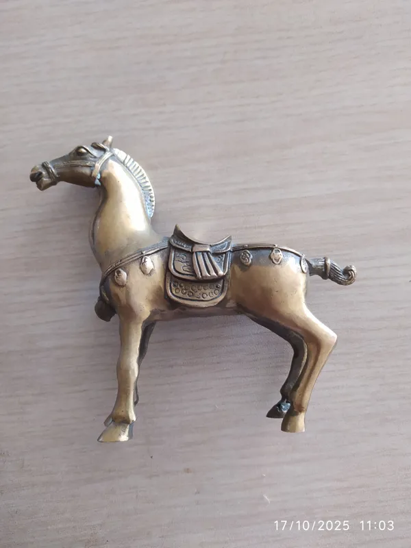 مجسمه بسیار زیبای اسب سایز کوچک