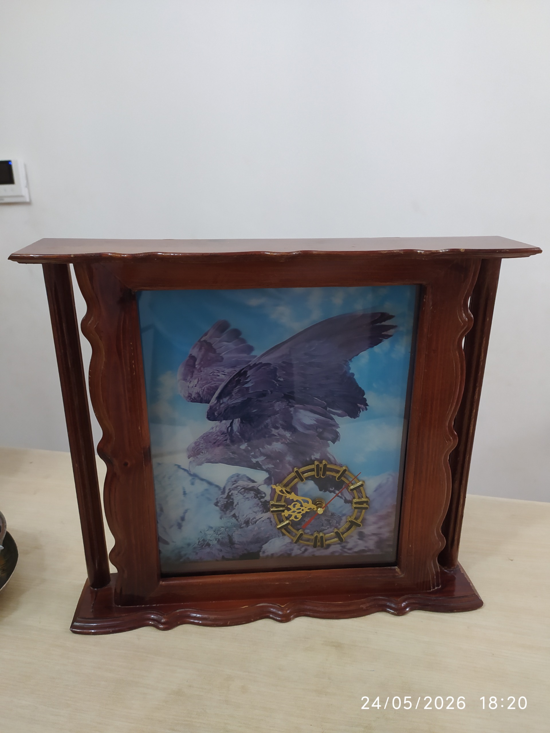 ساعت دیواری بدنه چوبی باتری خور