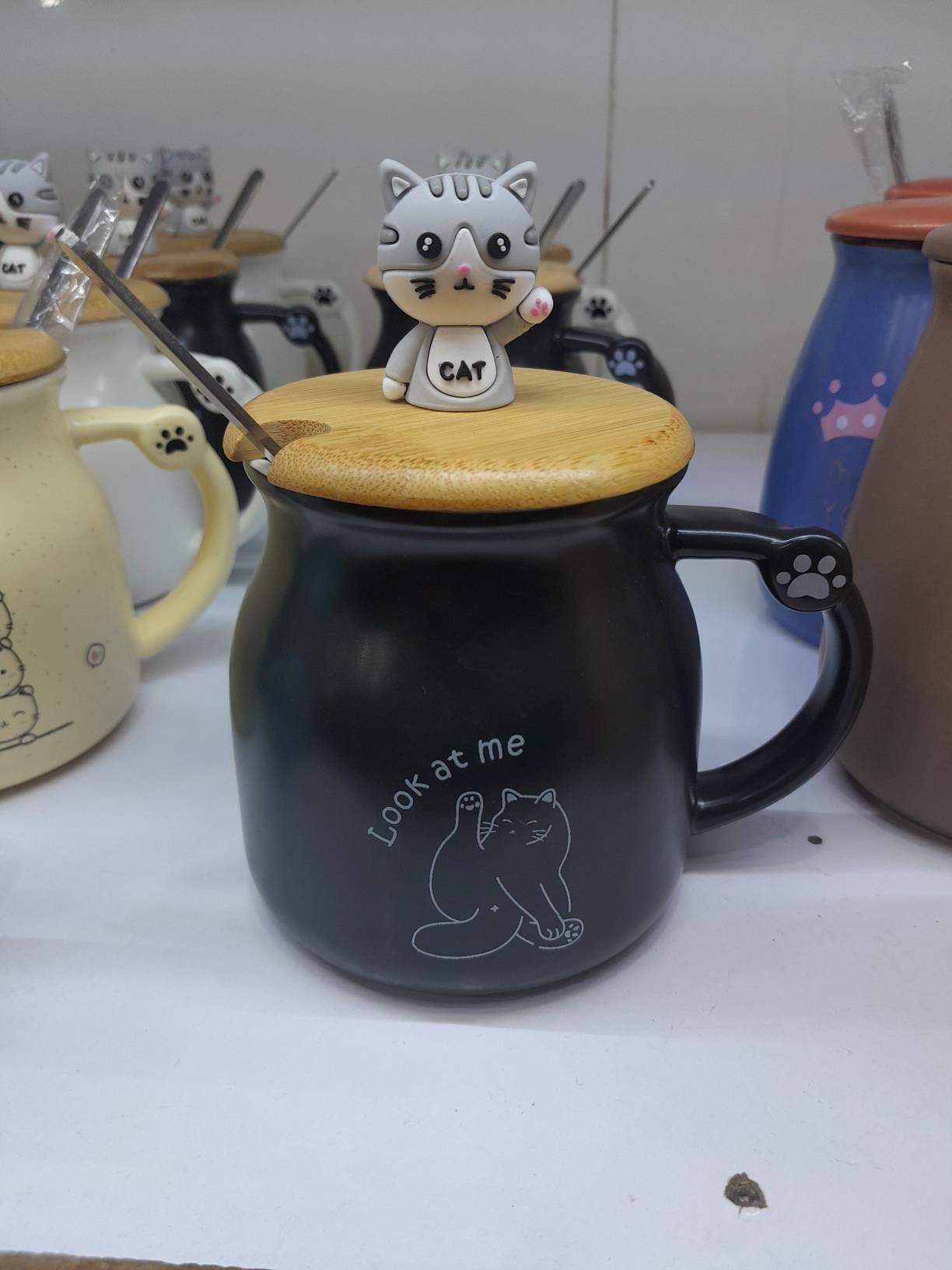 ماگ گربه ای درب چوبی