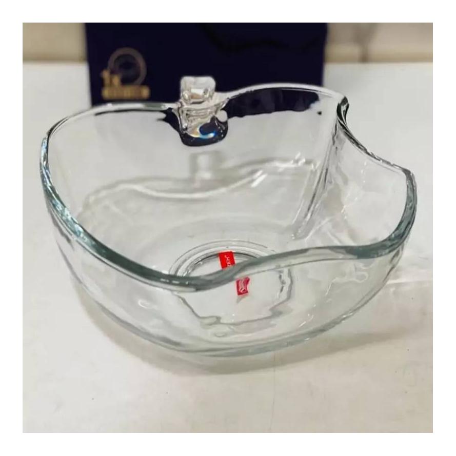 کاسه کوچک سیب