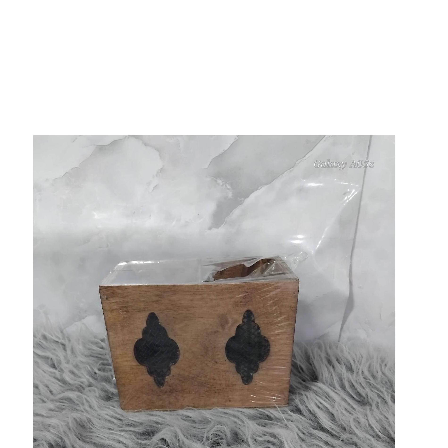 جاقاشقی 2خانه حصیری چوبی