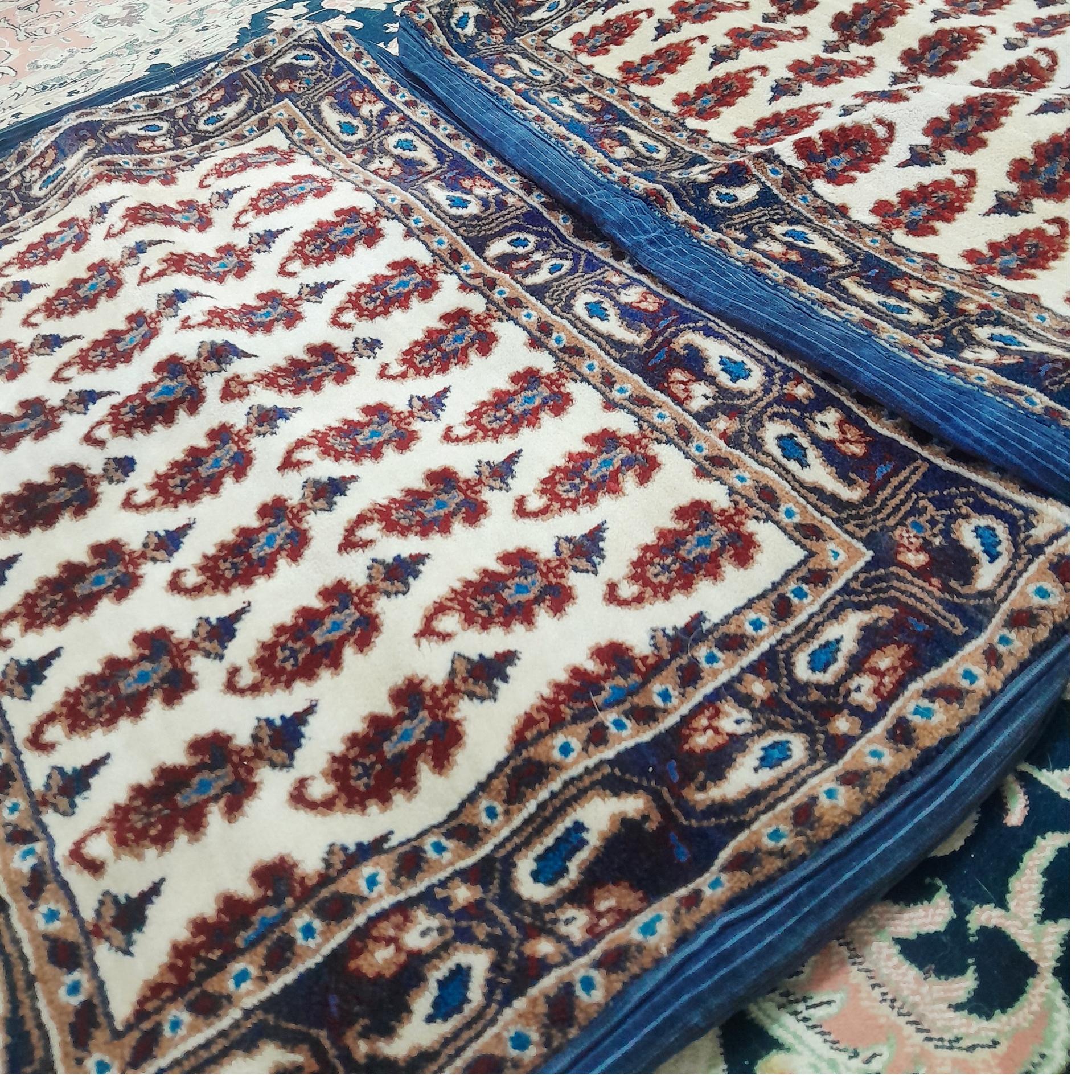 رو پشتی دست بافت