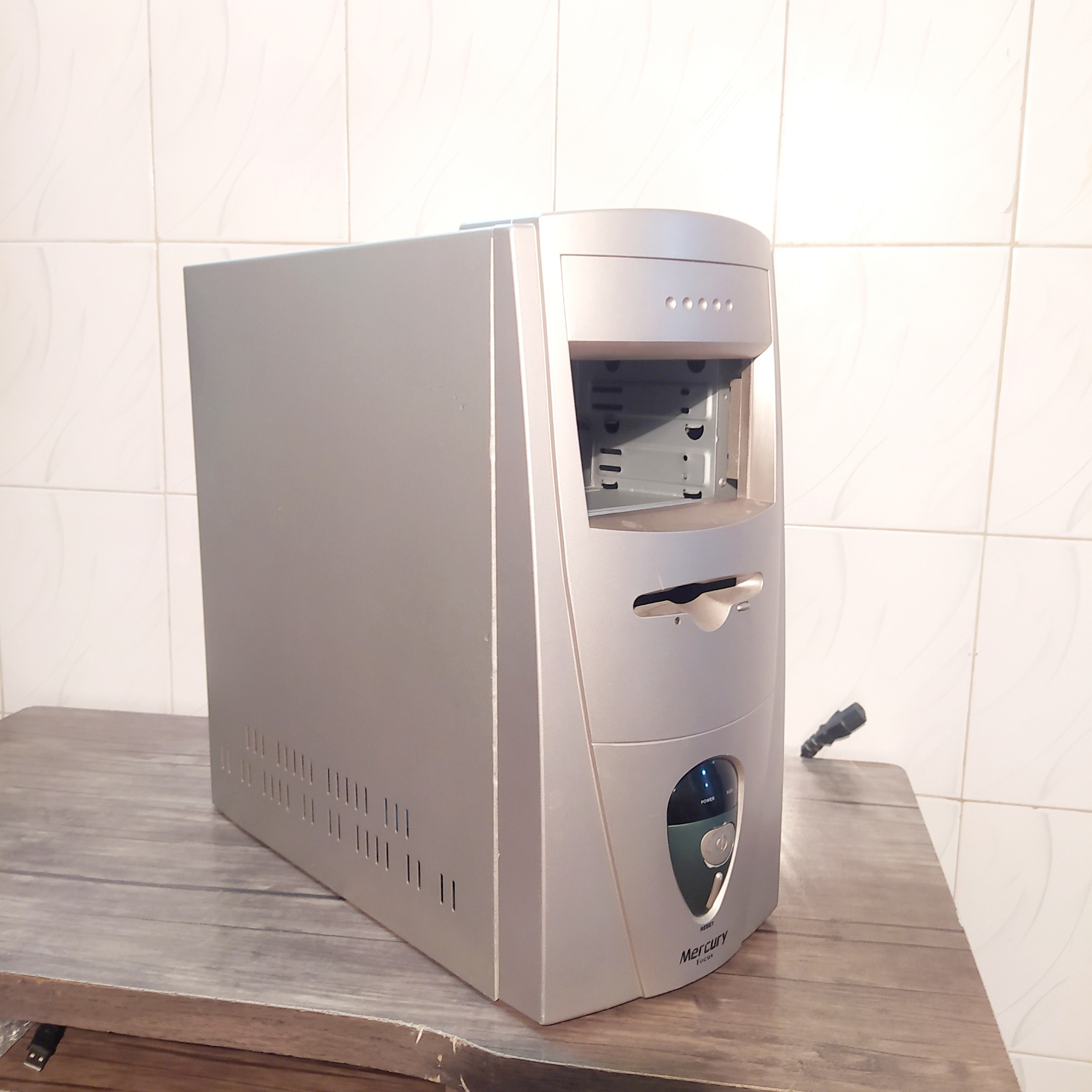 کیس کلکسیونی قدیمی
