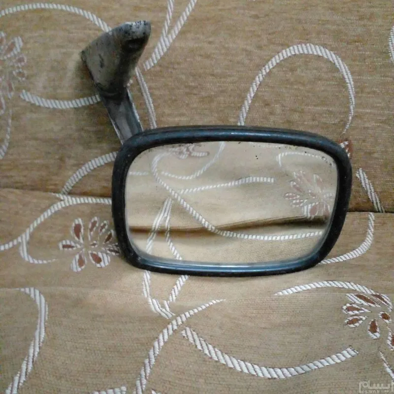 آینه بغل ماشین کلاسیک