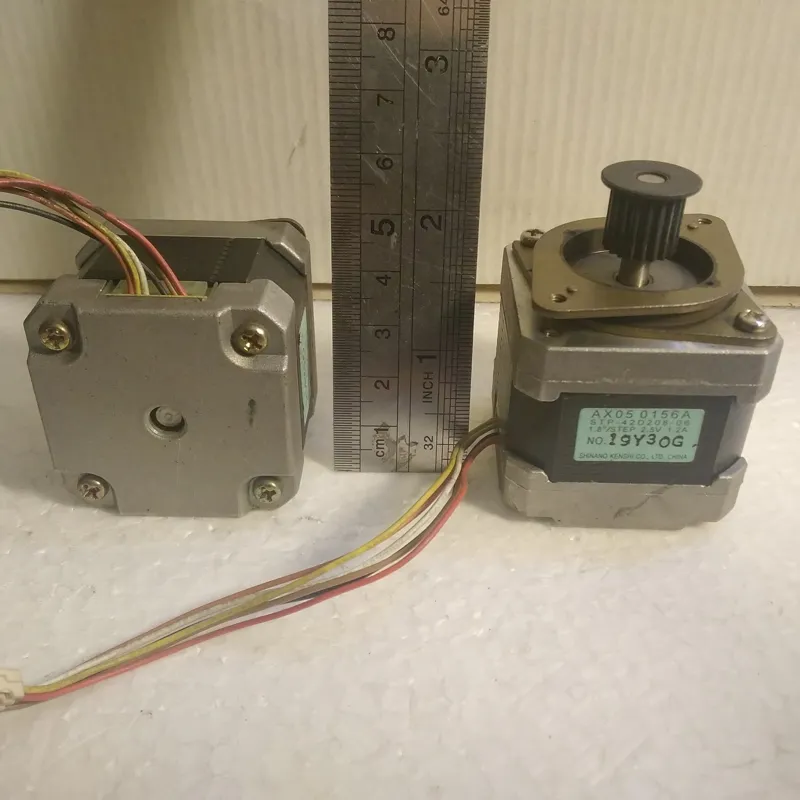 استپ موتور 42D208-06 نما17 با دمپر و پولی 2M /ایده