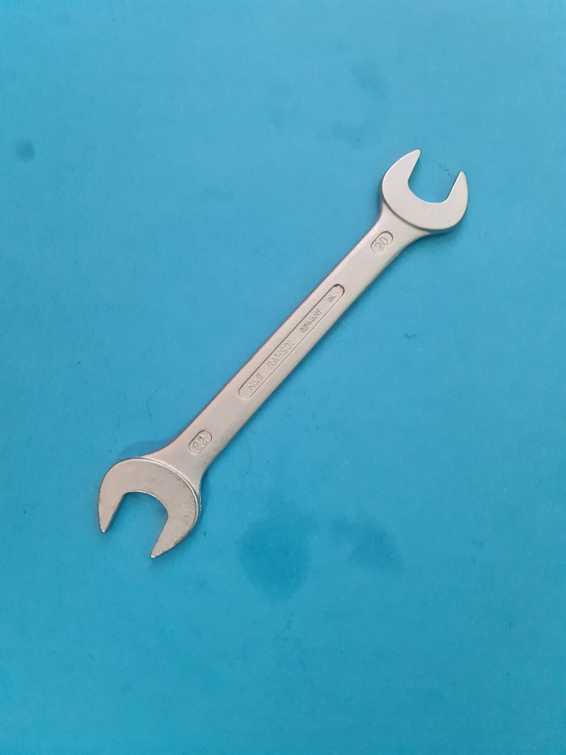 اچار 2سر تخت راهسول المان.20و22