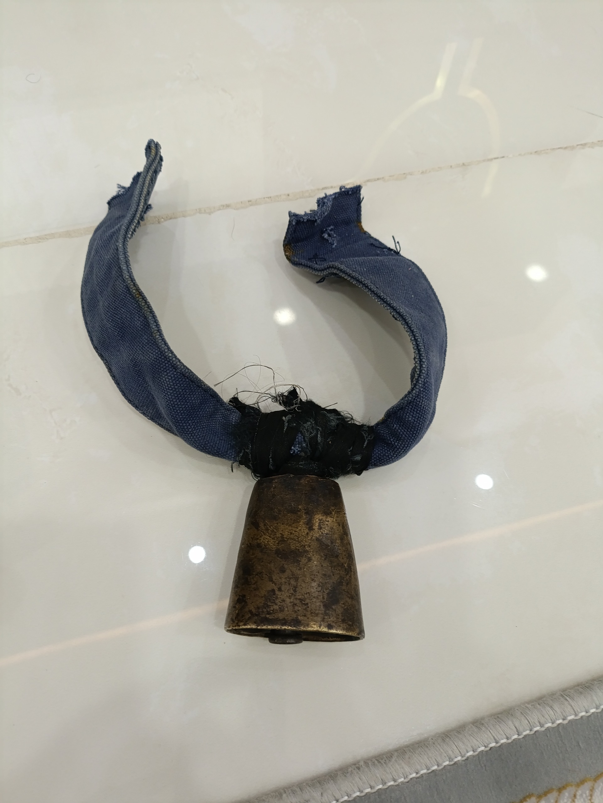 زنگ قدیمی برنجی زیبا