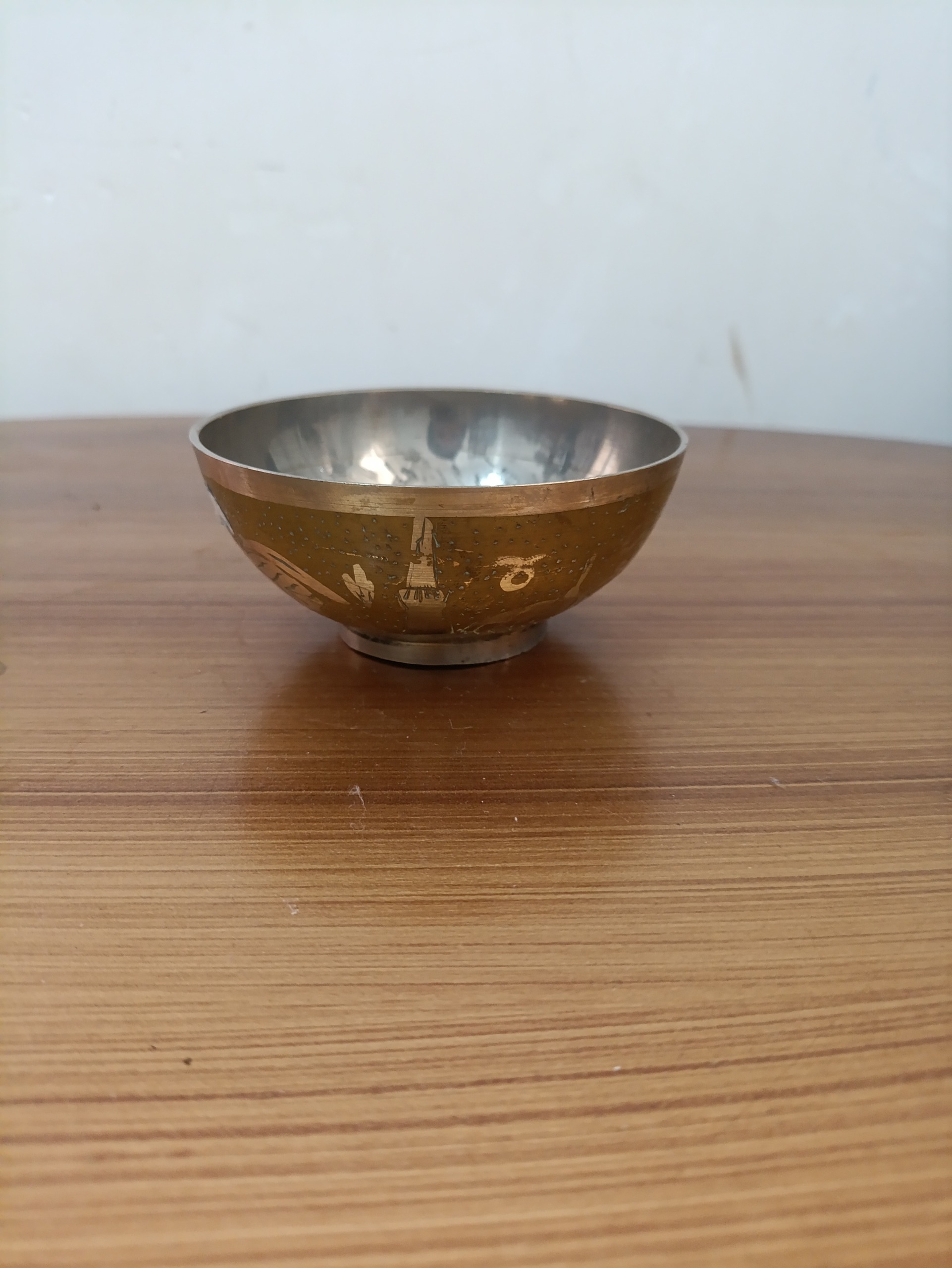 پیاله کوچک قدیمی برنجی کاردار