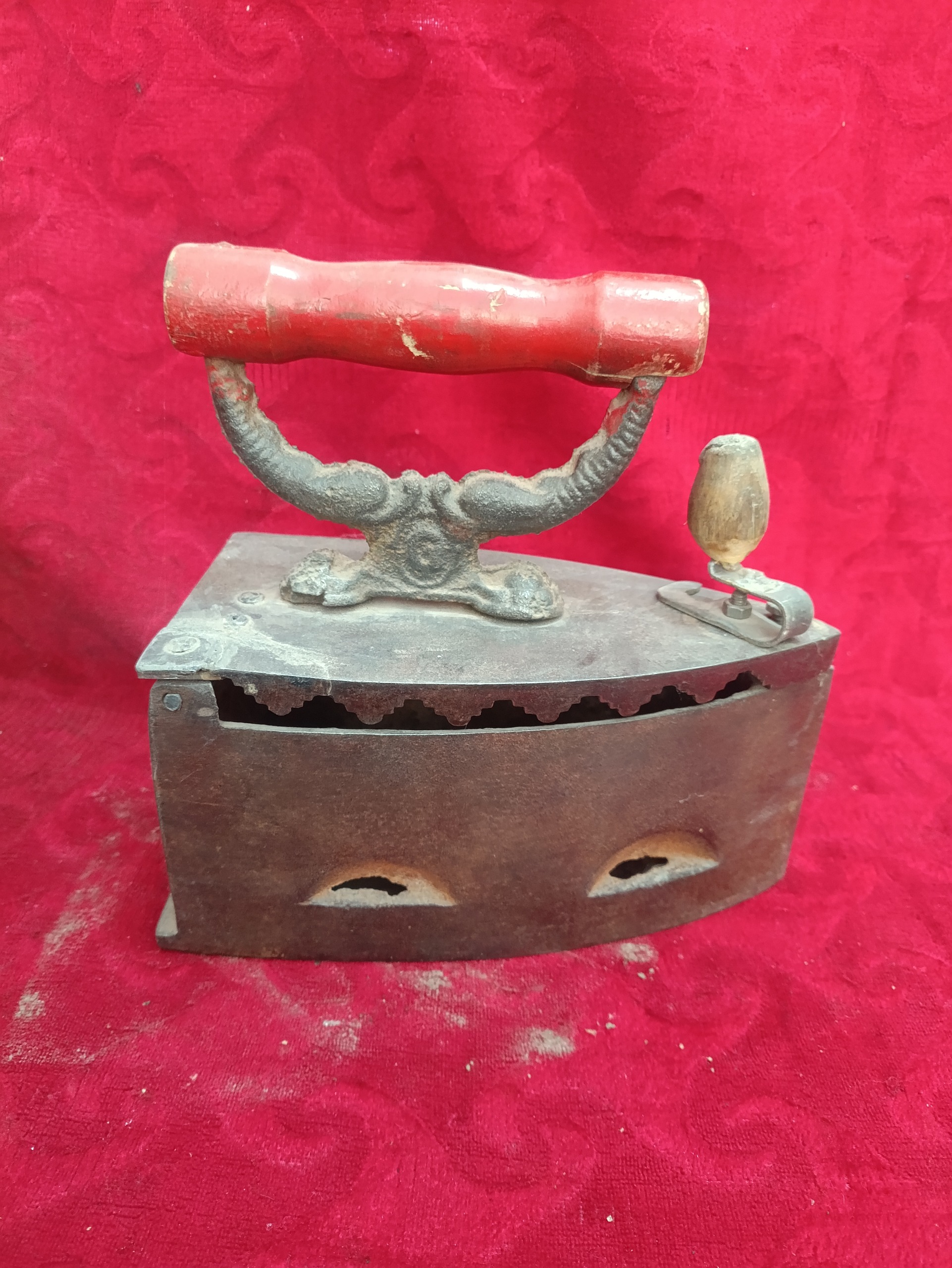 اتو قدیمی زغالی آلمانی