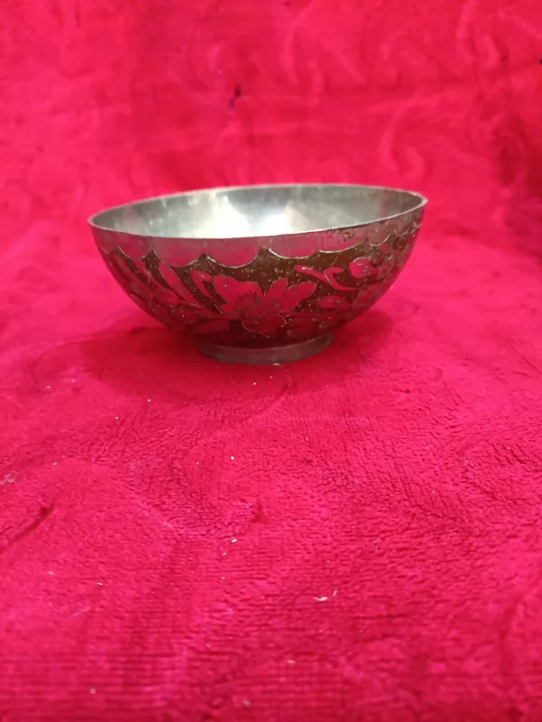 کاسه قدیمی برنجی