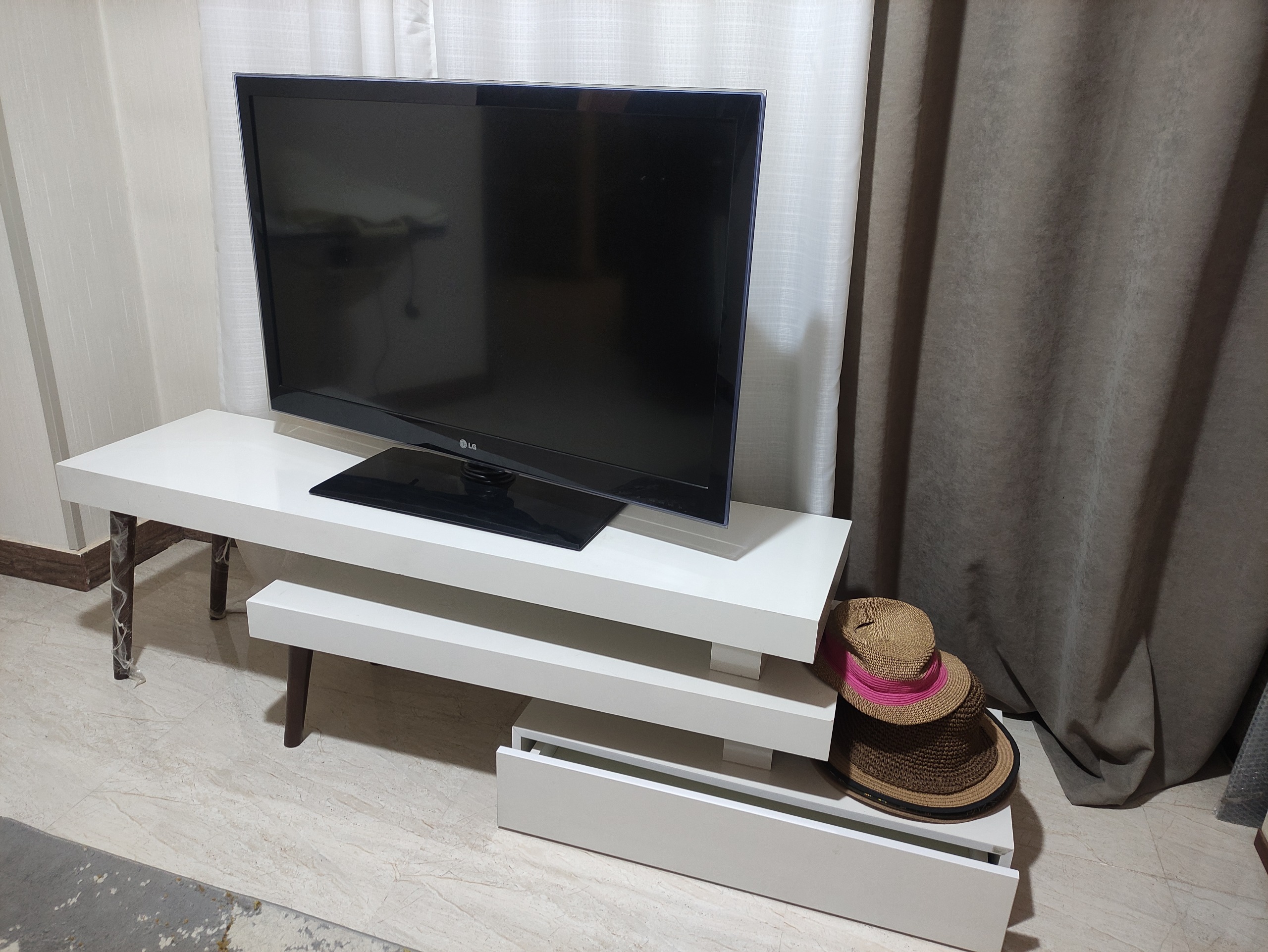 تلویزیون LG 42 اینچ-فول اچ دی