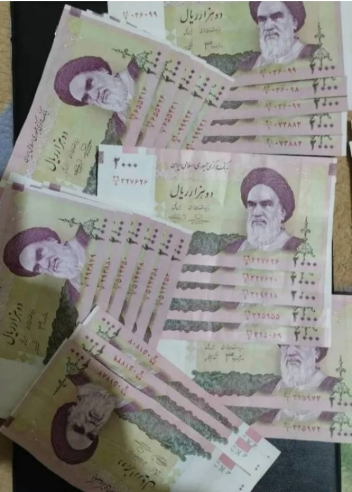 صدبرگ دویست تومن درحدبانکی باشماره وامضاهای مختلف