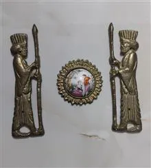 دیوارکوب،یامجسمه