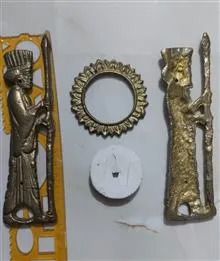 دیوارکوب،یامجسمه
