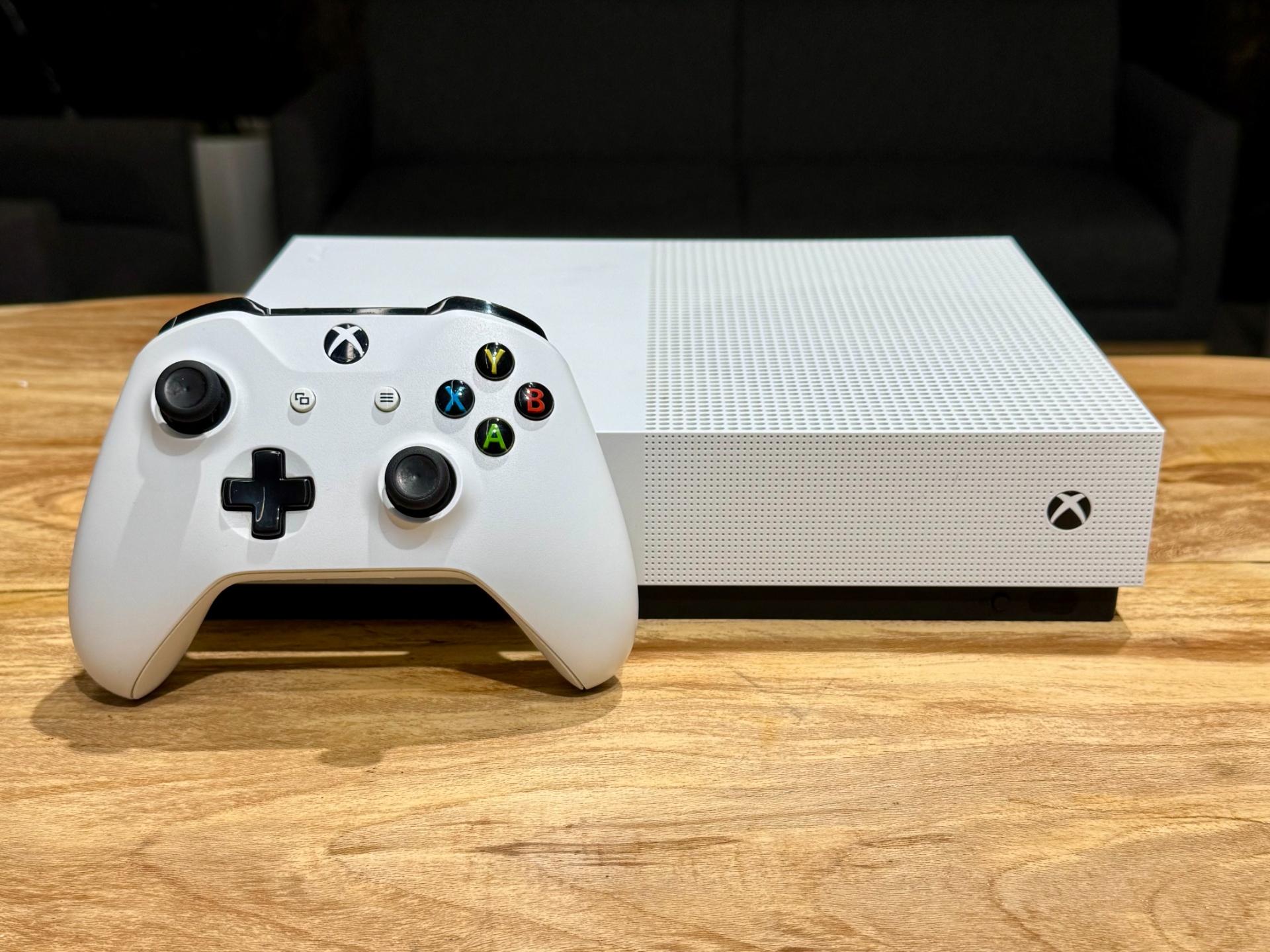 Xbox One S
