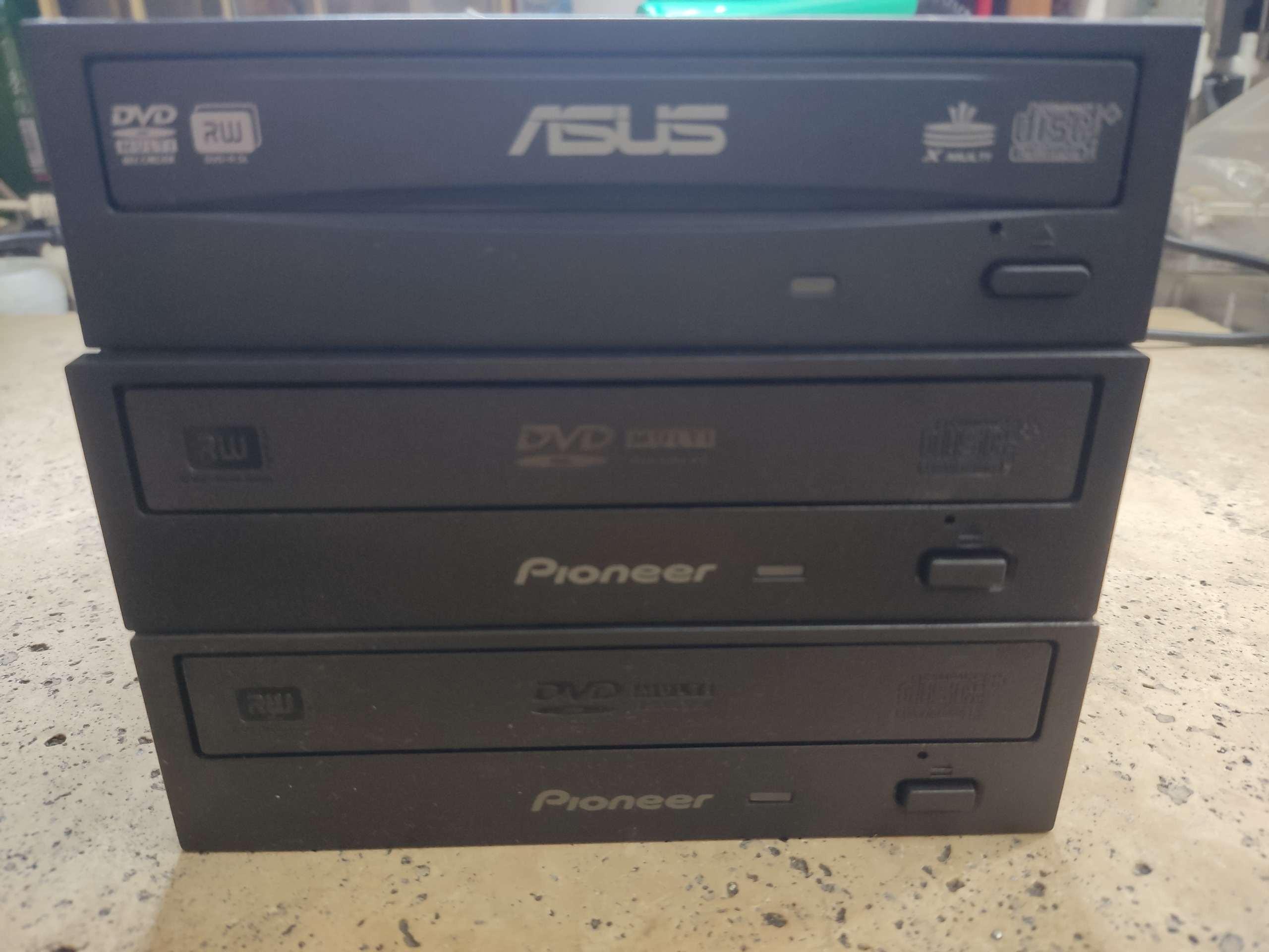 DVD RW ASUS/PIONEER تمیز در حد نو معیوب