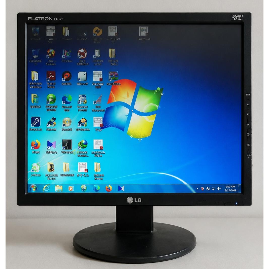 MONITOR MODEL LG FLATRON 1752S تمیز و سالم
