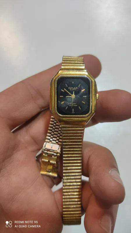 ساعت مچی زنانه قدیمی omax