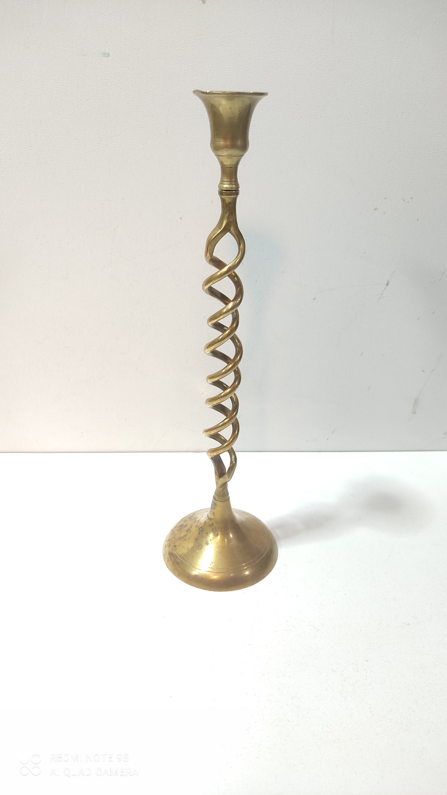 شمعدان برنزی قدیمی و زیبا