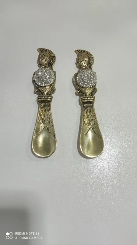 پاشنه کش برنزی طرح سرباز رومی