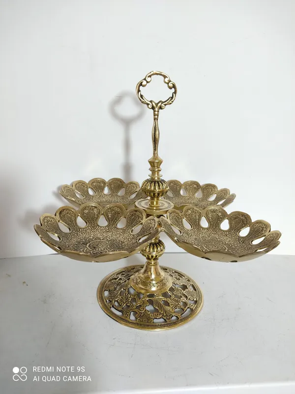 اردوخوری برنزی پایه دار