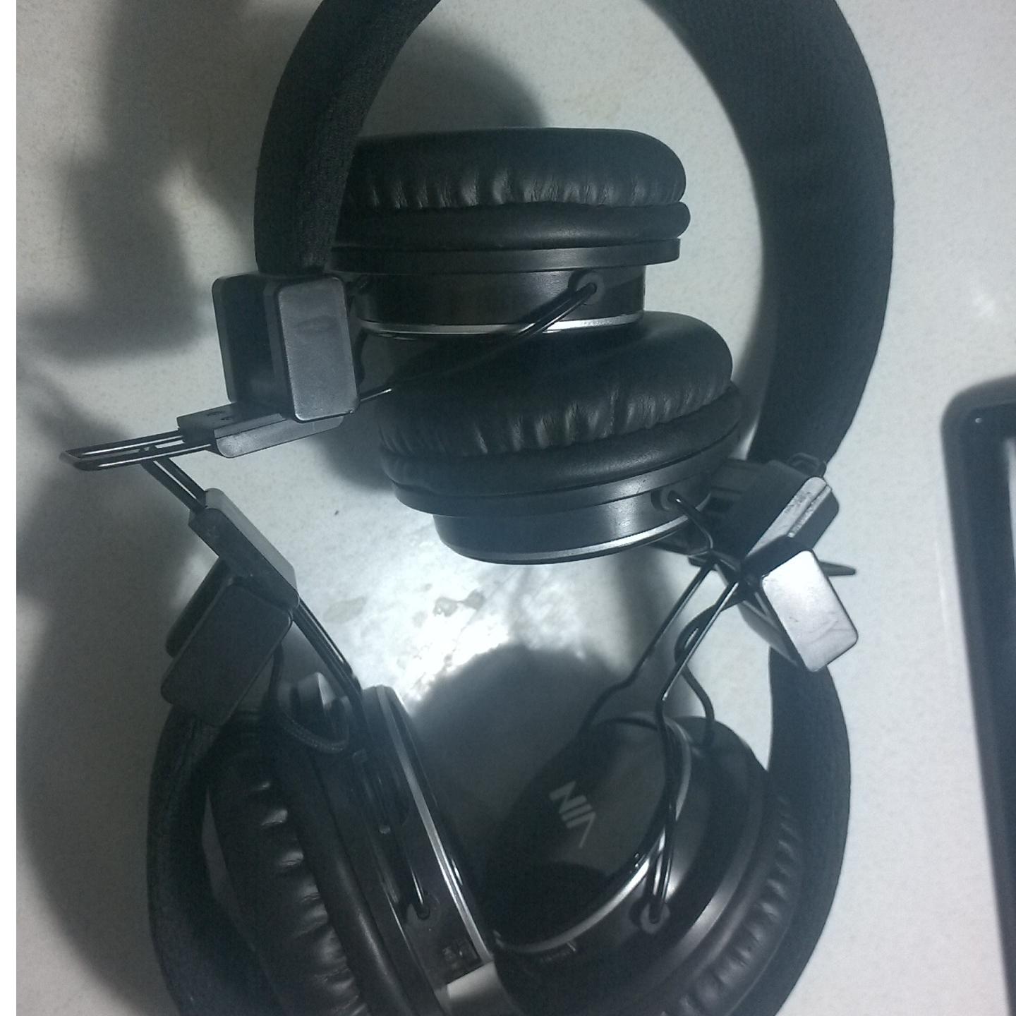 هدفون اسقاطی خاموش در حد نو