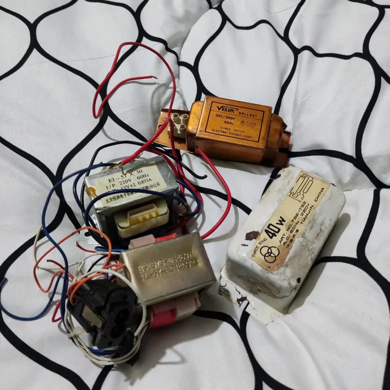 چهار عدد ترانس برق