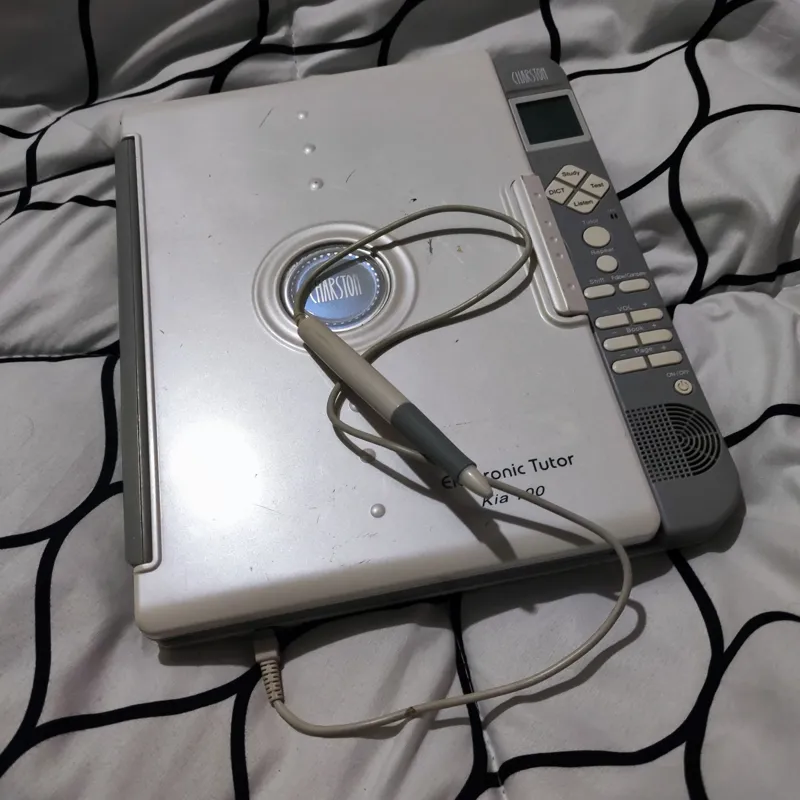 معلم هوشمند فارسی Charston