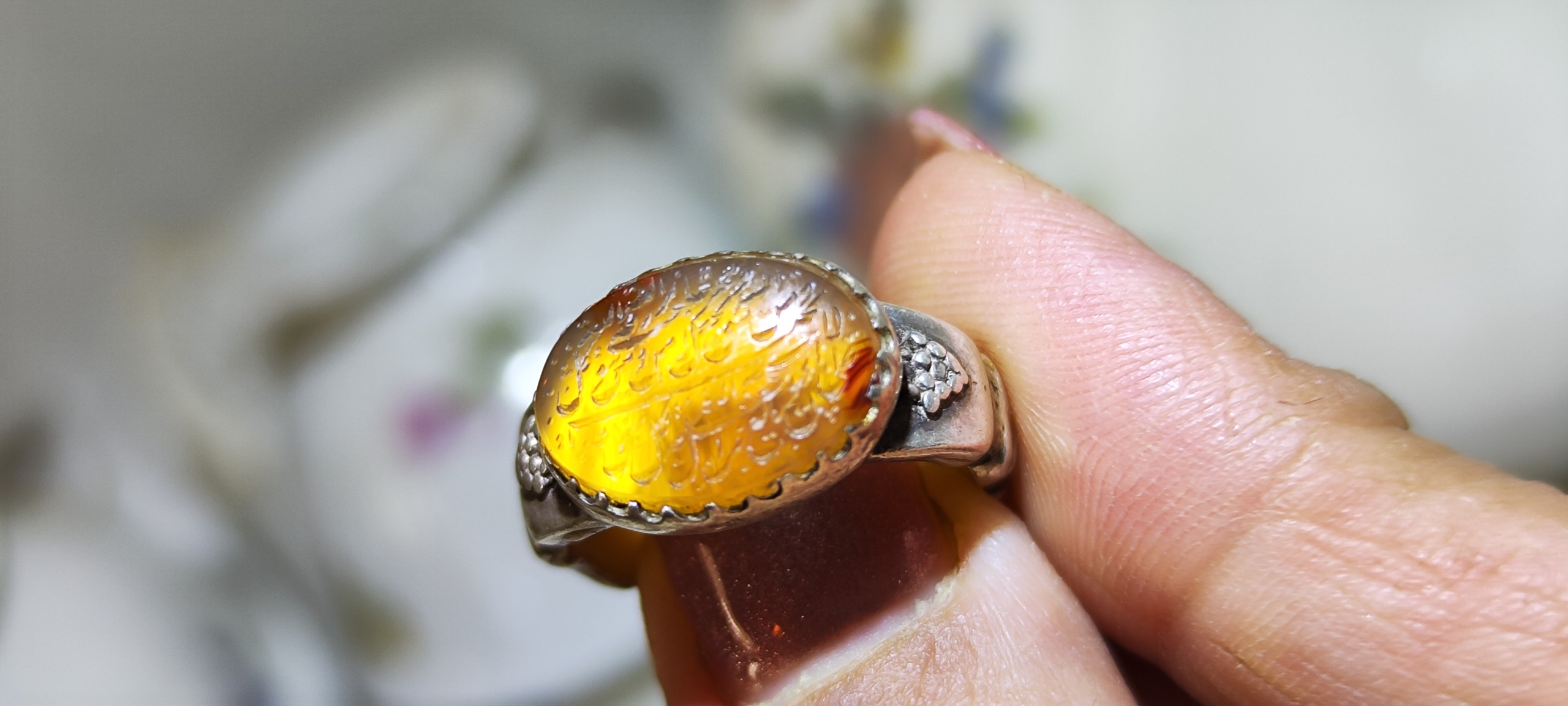 انگشتر خطی و من یتق الله